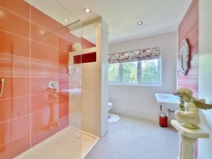 Photo 33- click for photo gallery